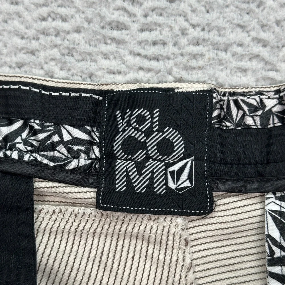 Volcom pre owned